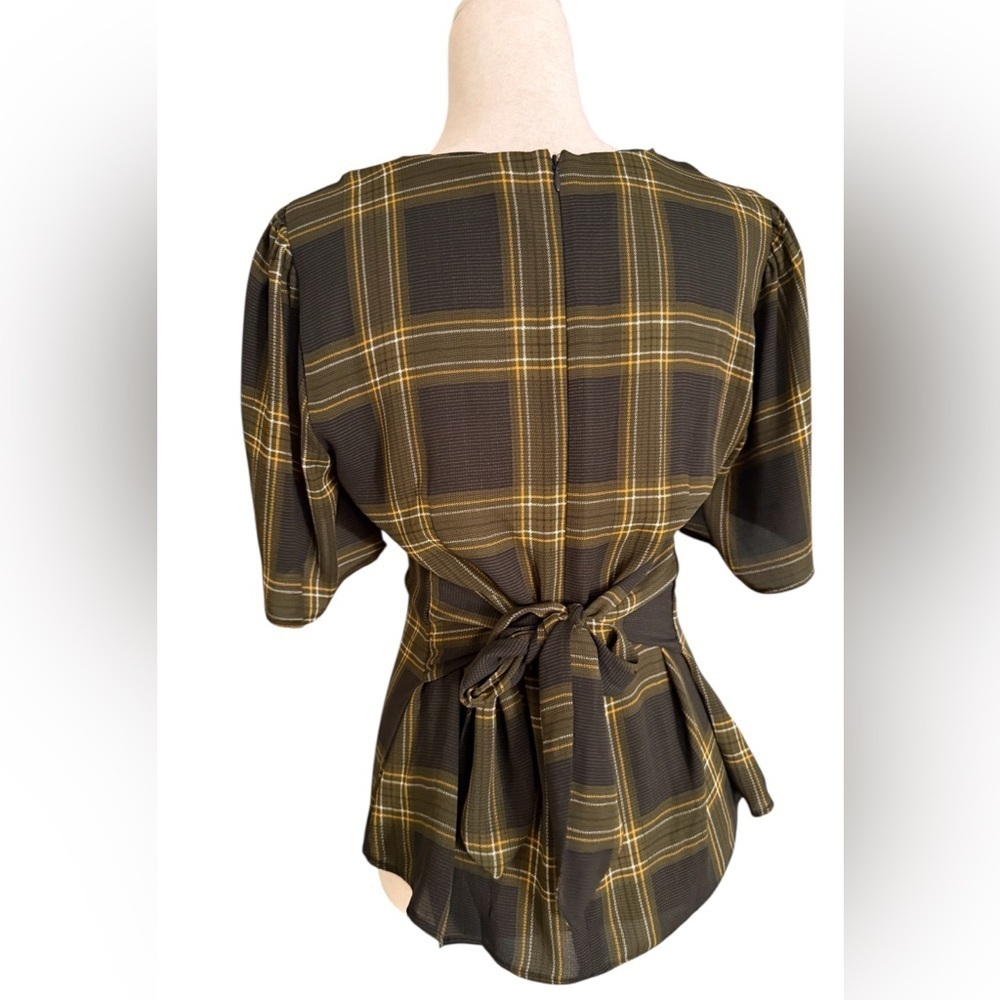Cute Plaid Tie-Back shirt